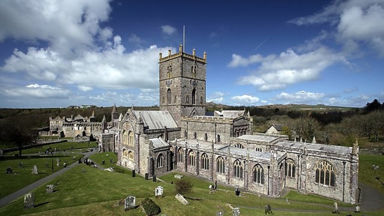 You are currently viewing St. David’s Cathedral Weekend Services