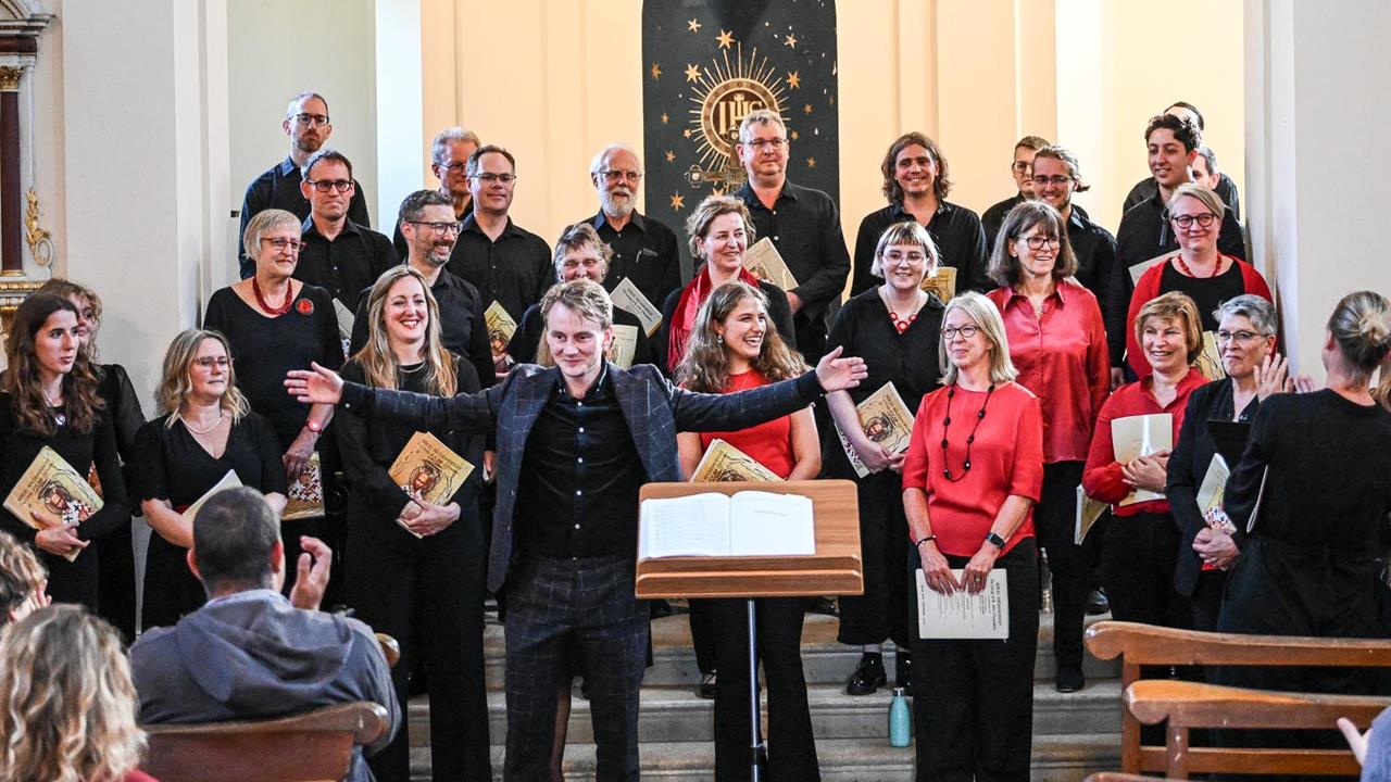 The Lea Singers in the Palladian Church of Ayot St Lawrence with conductor Ben Kirk